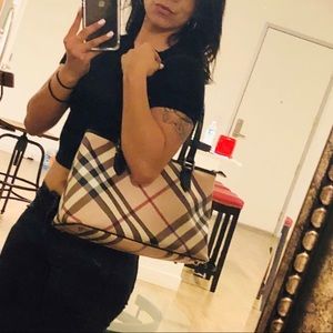 Burberry purse ♥️